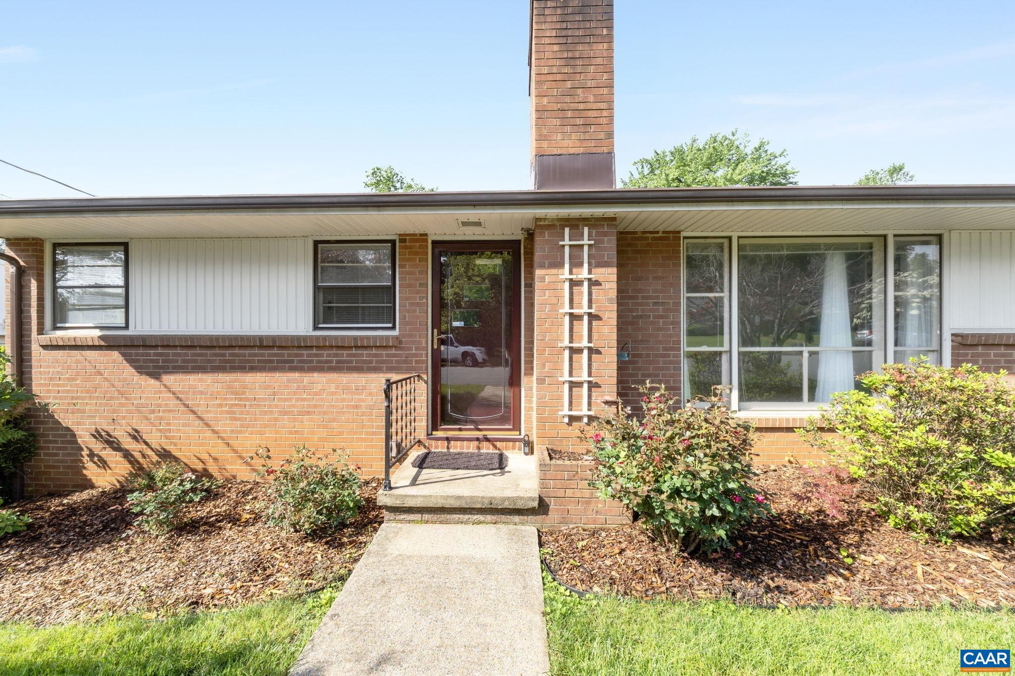 1304 Lester Drive Charlottesville, VA 22901 - Photo 3 of 40