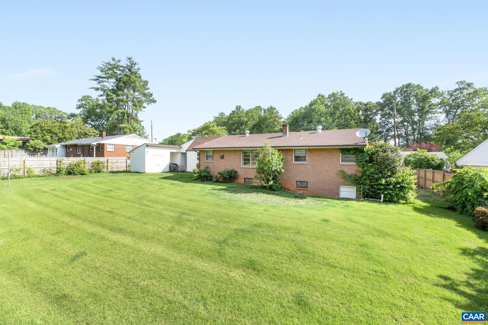 1304 Lester Drive Charlottesville, VA 22901 - Photo 5 of 40