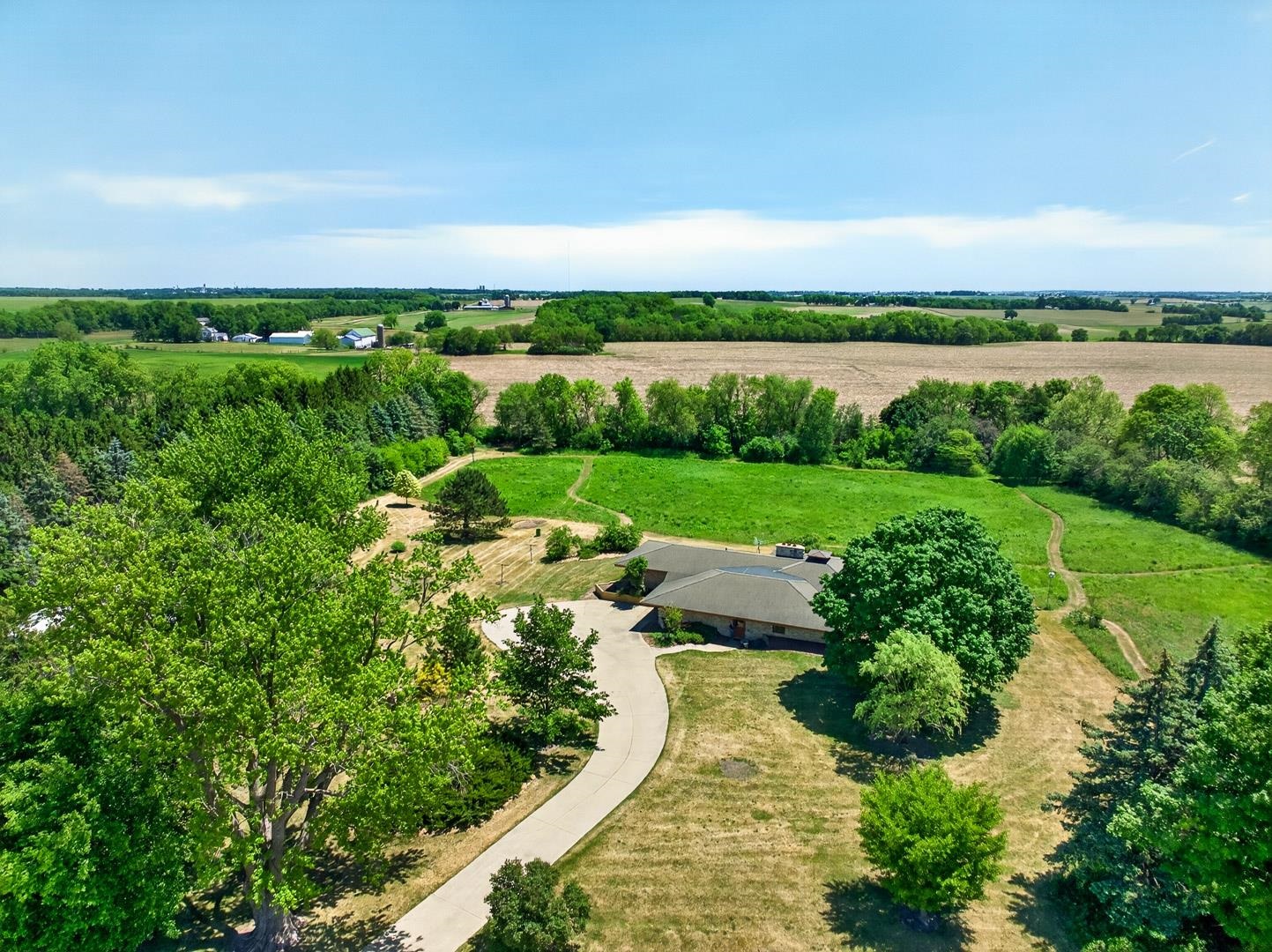 N2028 Steiner Road Monroe, WI 53566 - Photo 8 of 80