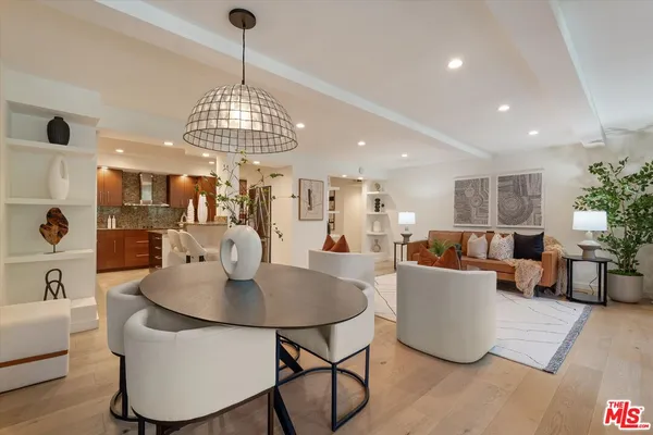 $5,000 | 850 North Kings Road, Unit 208, West Hollywood, CA 90069