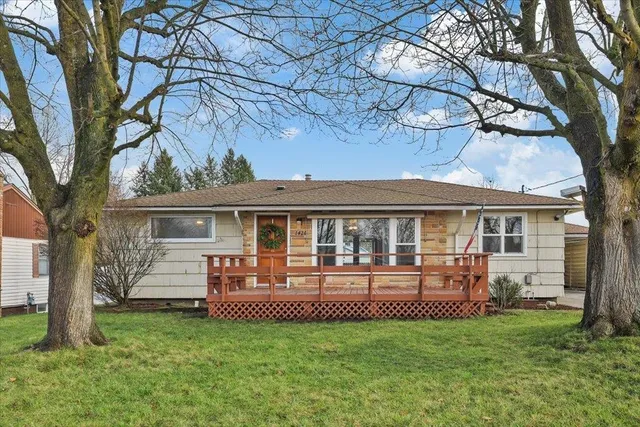 $389,900 | 1426 North Oberlin Road, Spokane, WA 99206