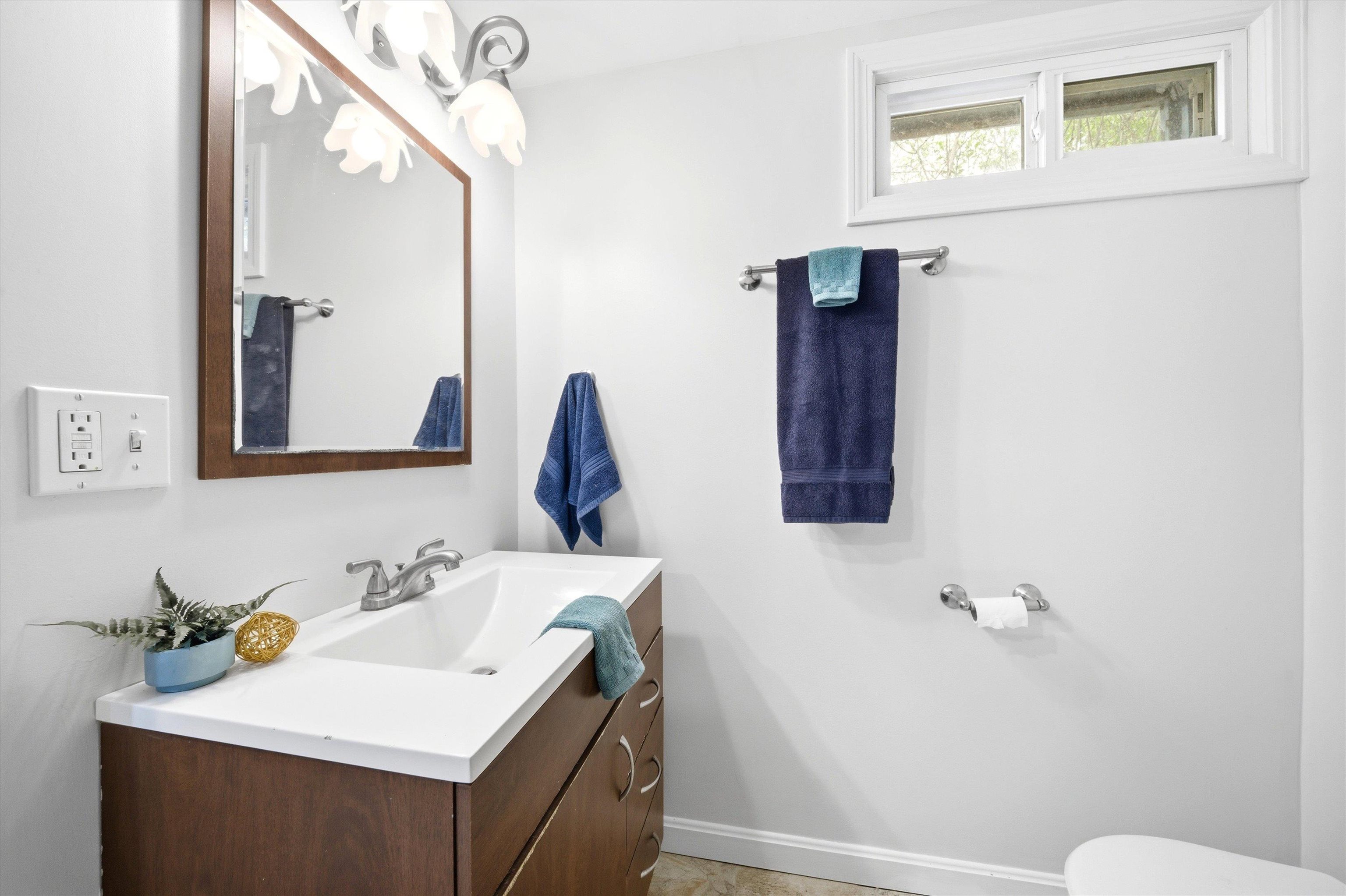 107 Franklin St Extension, Unit 7 Derry, NH 03038 - Photo 29 of 35