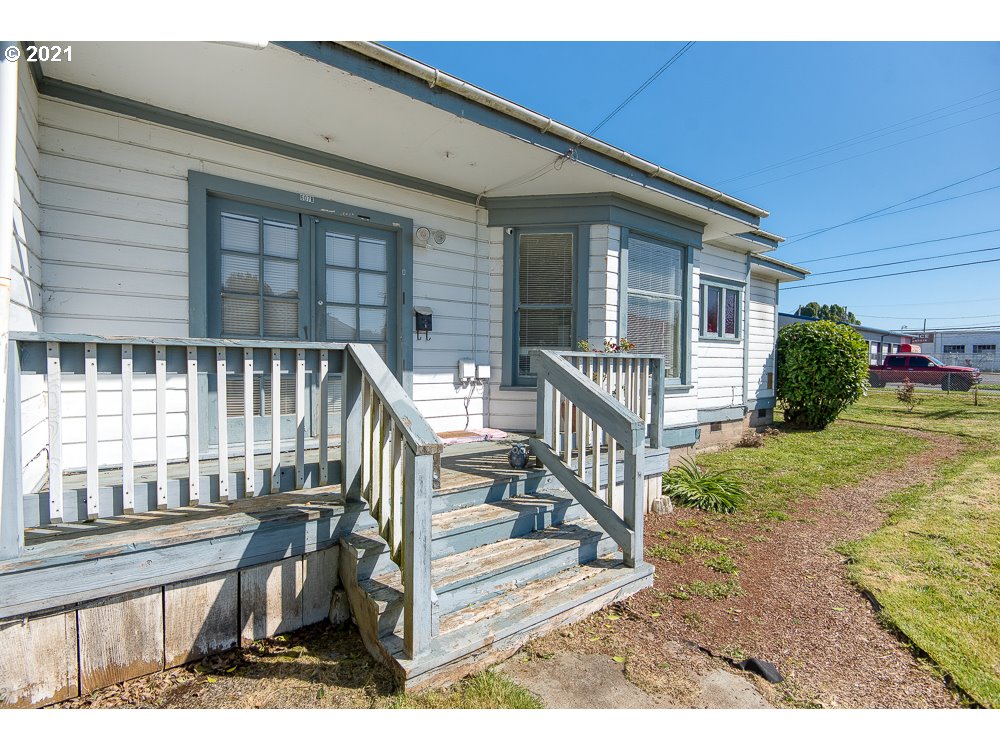 607 Ash Street Myrtle Point, OR 97458 - Photo 2 of 26 Gallery Image 2
