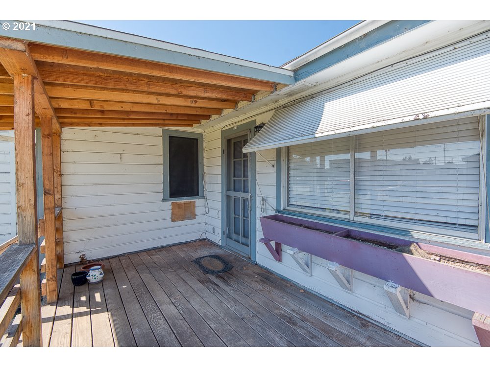 607 Ash Street Myrtle Point, OR 97458 - Photo 4 of 26 Gallery Image 4