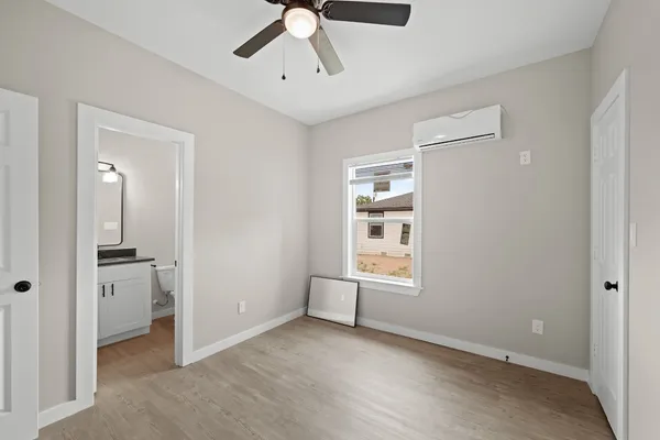 $1,400 | 1644 County Road 180, Unit 3, Alvin, TX 77511