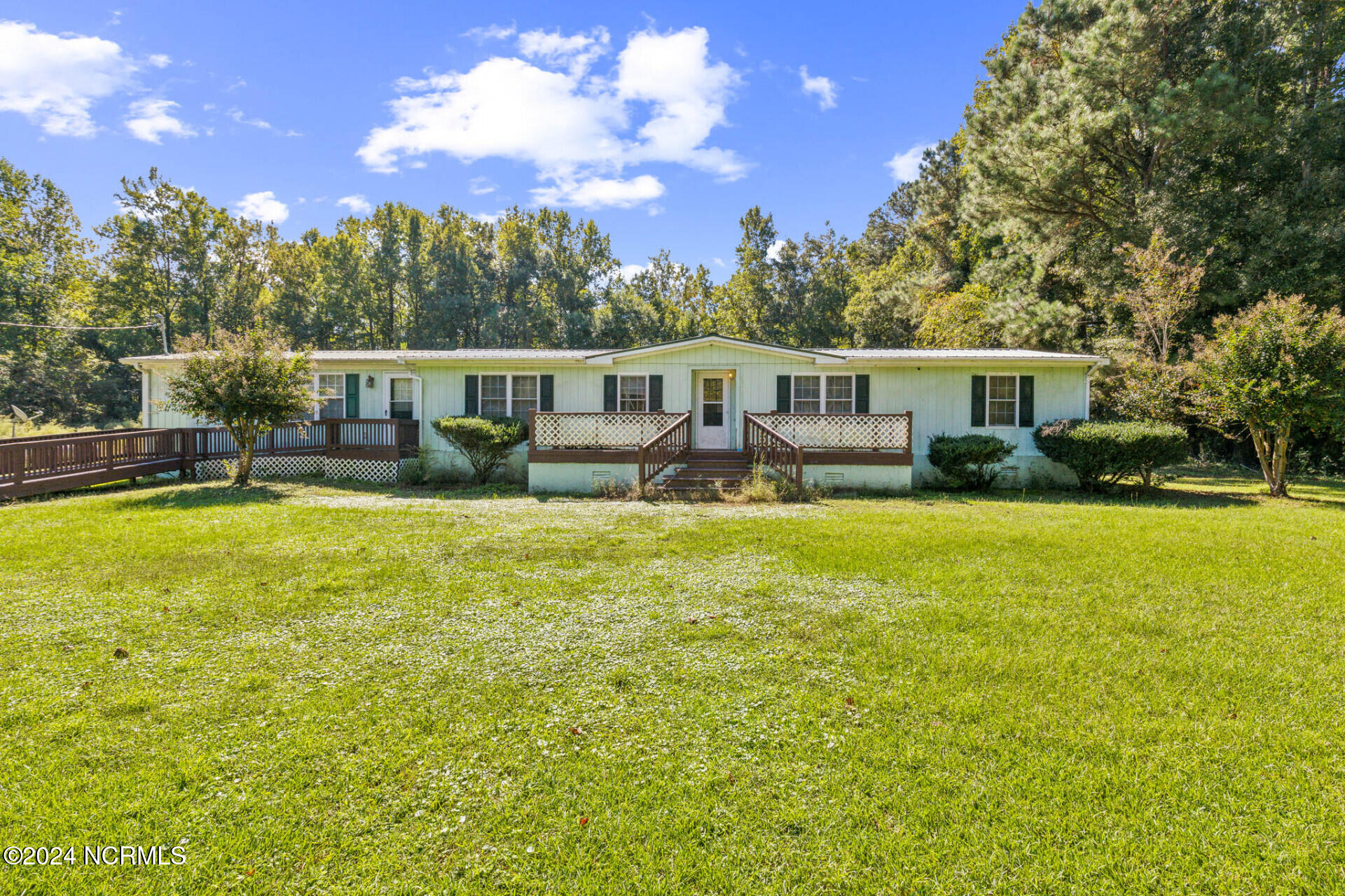 360 Hoff Road Belhaven, NC 27810 - Photo 2 of 18 360HoffRd_48656_2