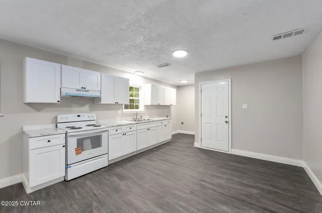 $179,900 | 47 Oakwood Drive, Jackson, TN 38301