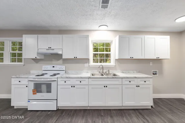 $179,900 | 47 Oakwood Drive, Jackson, TN 38301