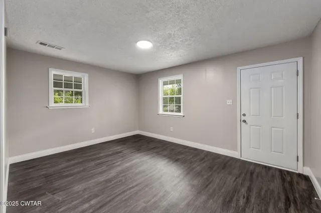 $179,900 | 47 Oakwood Drive, Jackson, TN 38301