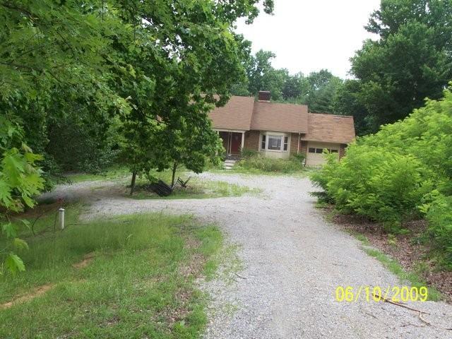 3110 Mowles Road Salem, VA 24153 - Photo 1 of 5 FRONT