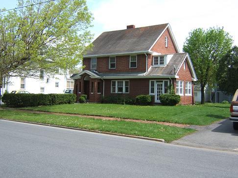435 West Riverside Street Covington, VA 24426 - Photo 1 of 2 Front/Side View of Home