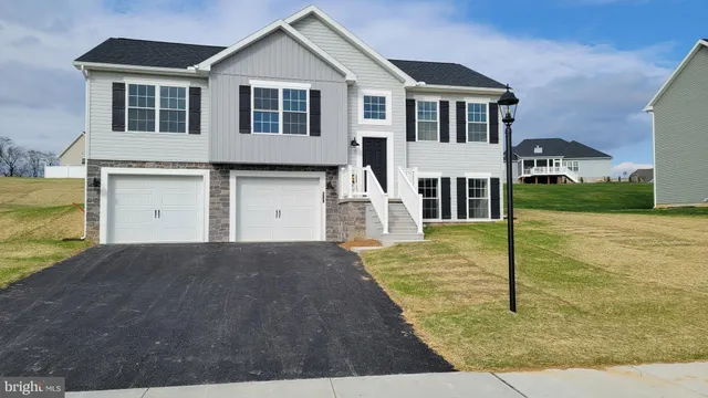 $336,900 | 2670 Victorian Drive, Dover, PA 17315