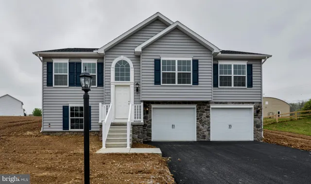 $336,900 | 2670 Victorian Drive, Dover, PA 17315