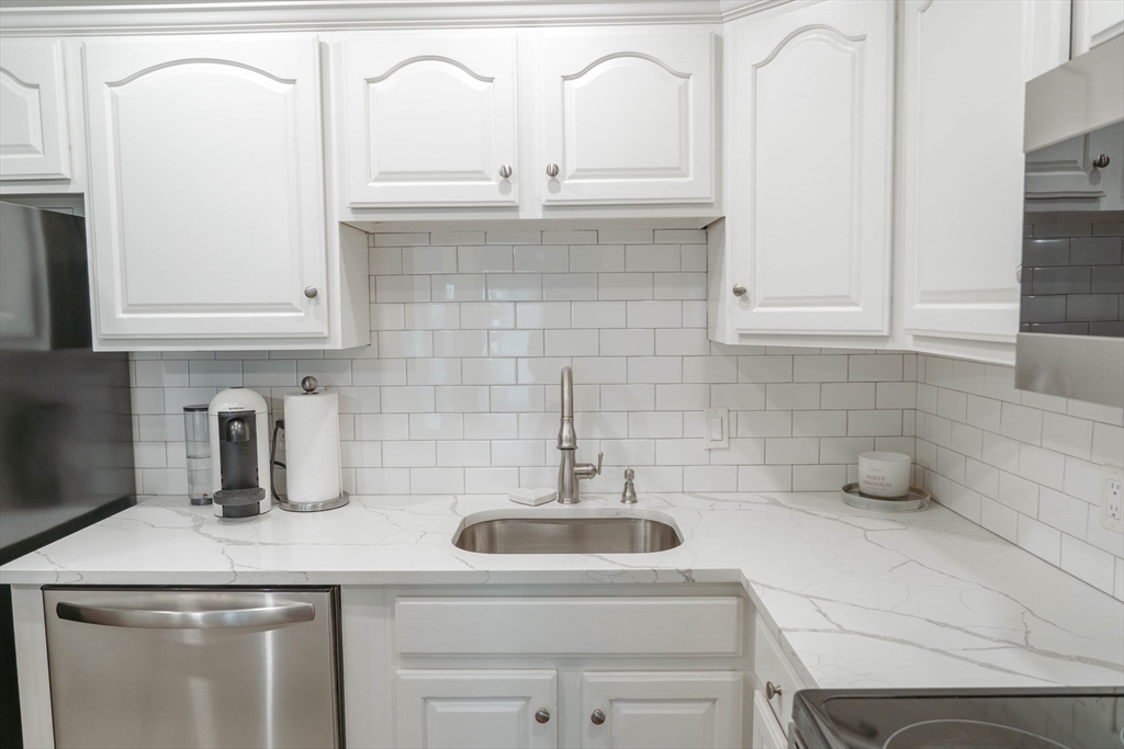 12 Summit Avenue, Unit 4 Beverly, MA 01915 - Photo 8 of 22