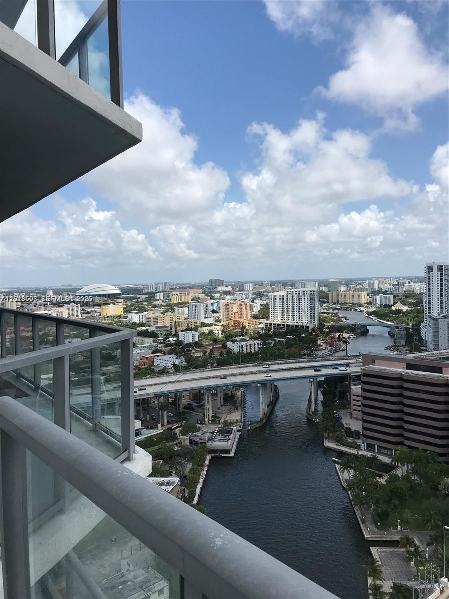 185 Southwest 7th Street, Unit 2805 Miami, FL 33130 - Photo 2 of 6 a view of city from balcony