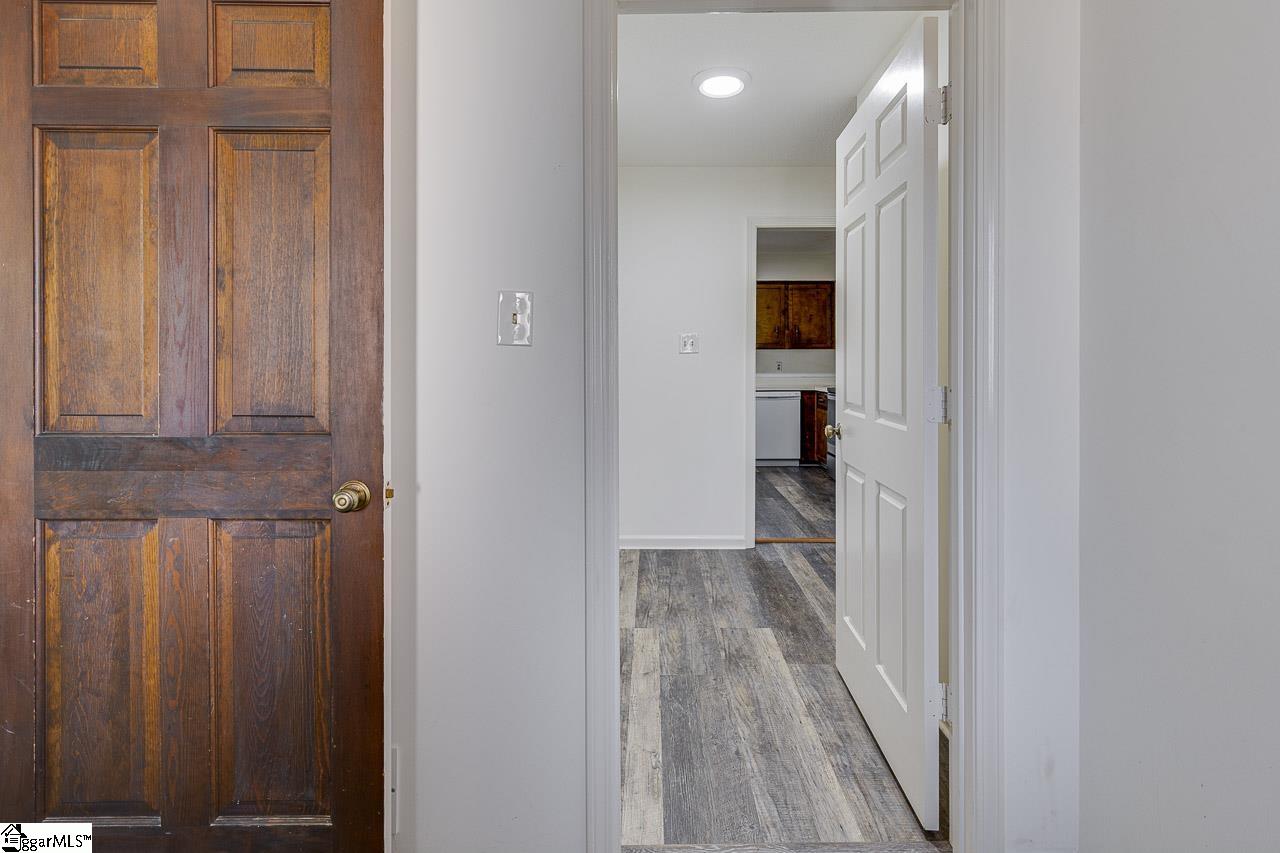 3622 Parris Bridge Road Boiling Springs, SC 29316 - Photo 4 of 33 Gallery Image 4