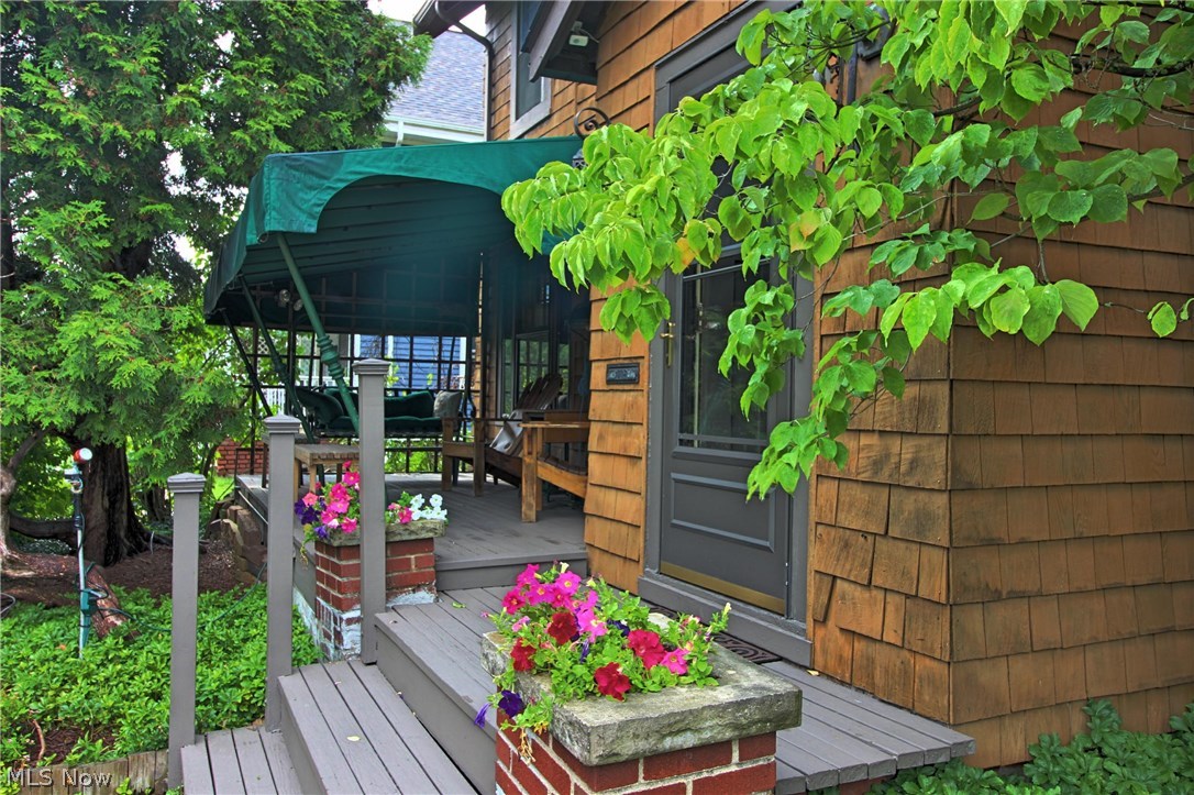 3025 East Overlook Road Cleveland, OH 44118 - Photo 2 of 25 Gallery Image 2