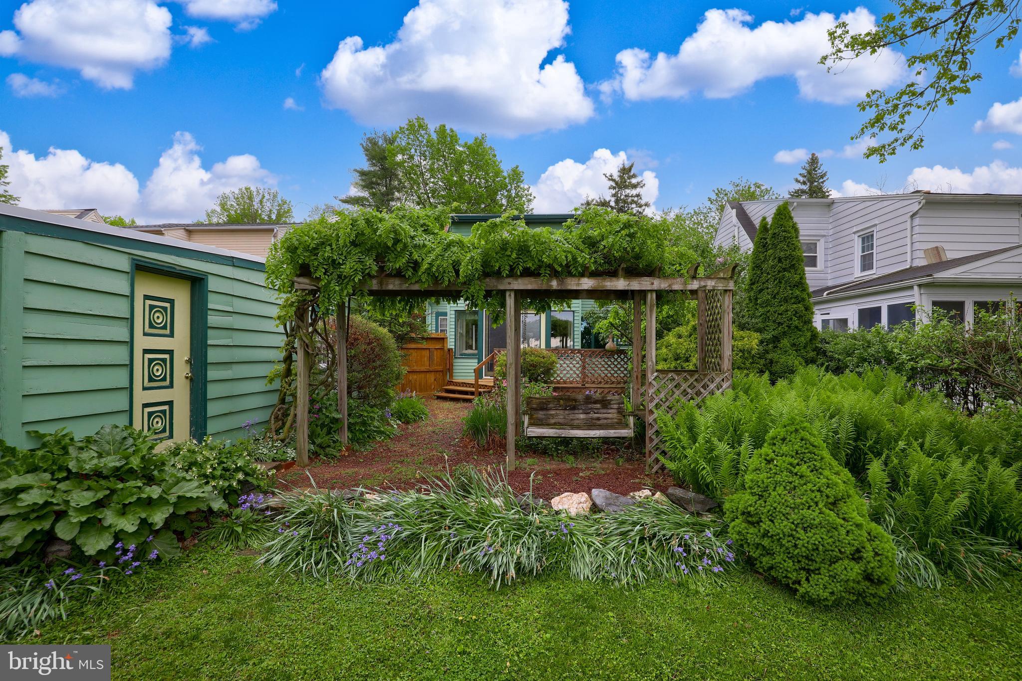 531 Pleasure Road Lancaster, PA 17601 - Photo 31 of 46 Garage/Workshop & Trellis
