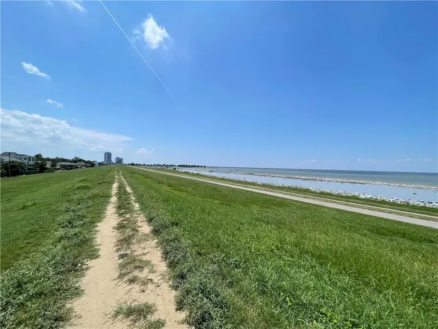 $465,000 | 1514 Ocean Drive, Metairie, LA 70005