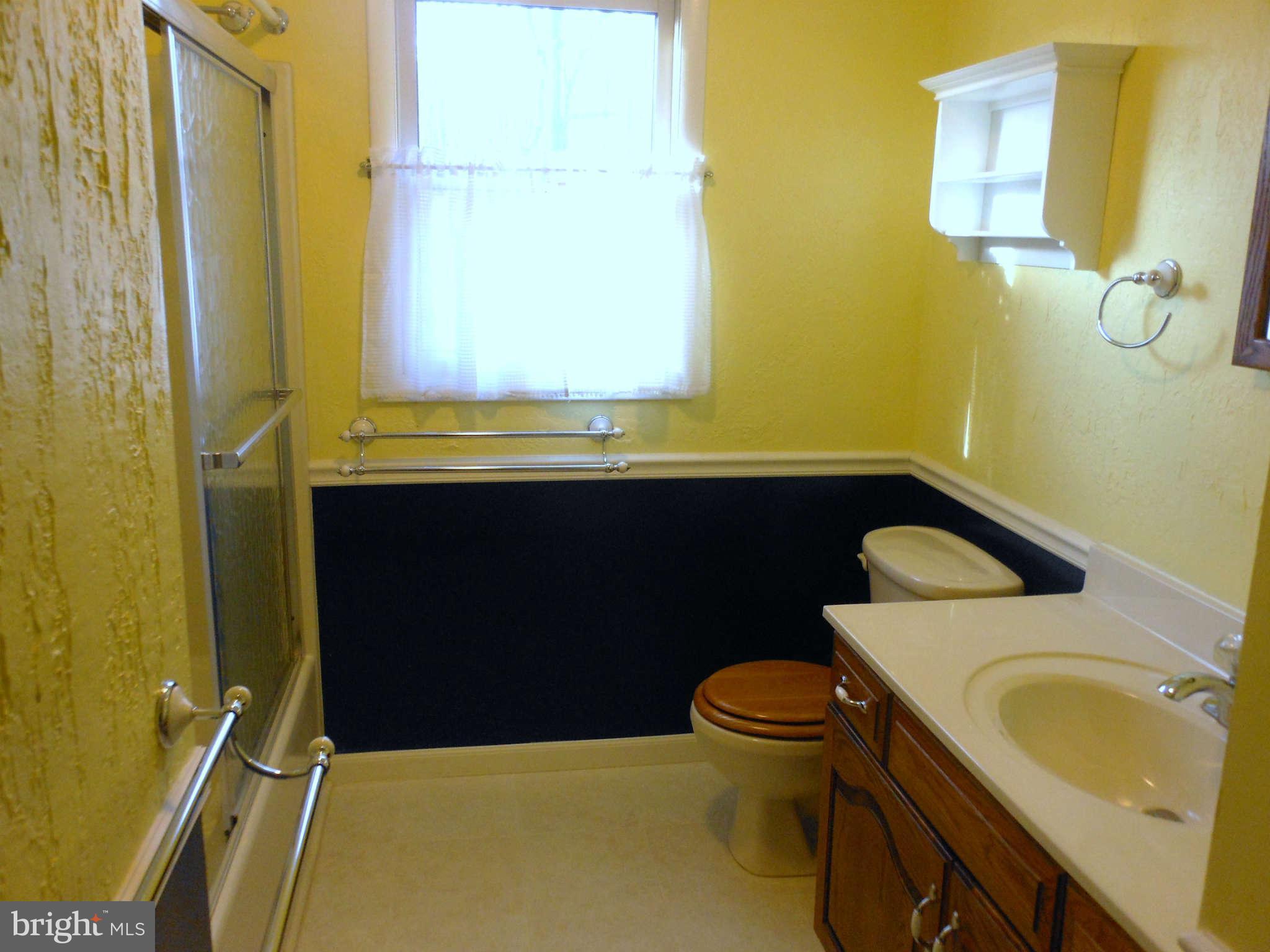 1527 Cedarhurst Road Shady Side, MD 20764 - Photo 9 of 23 Bath (Master)