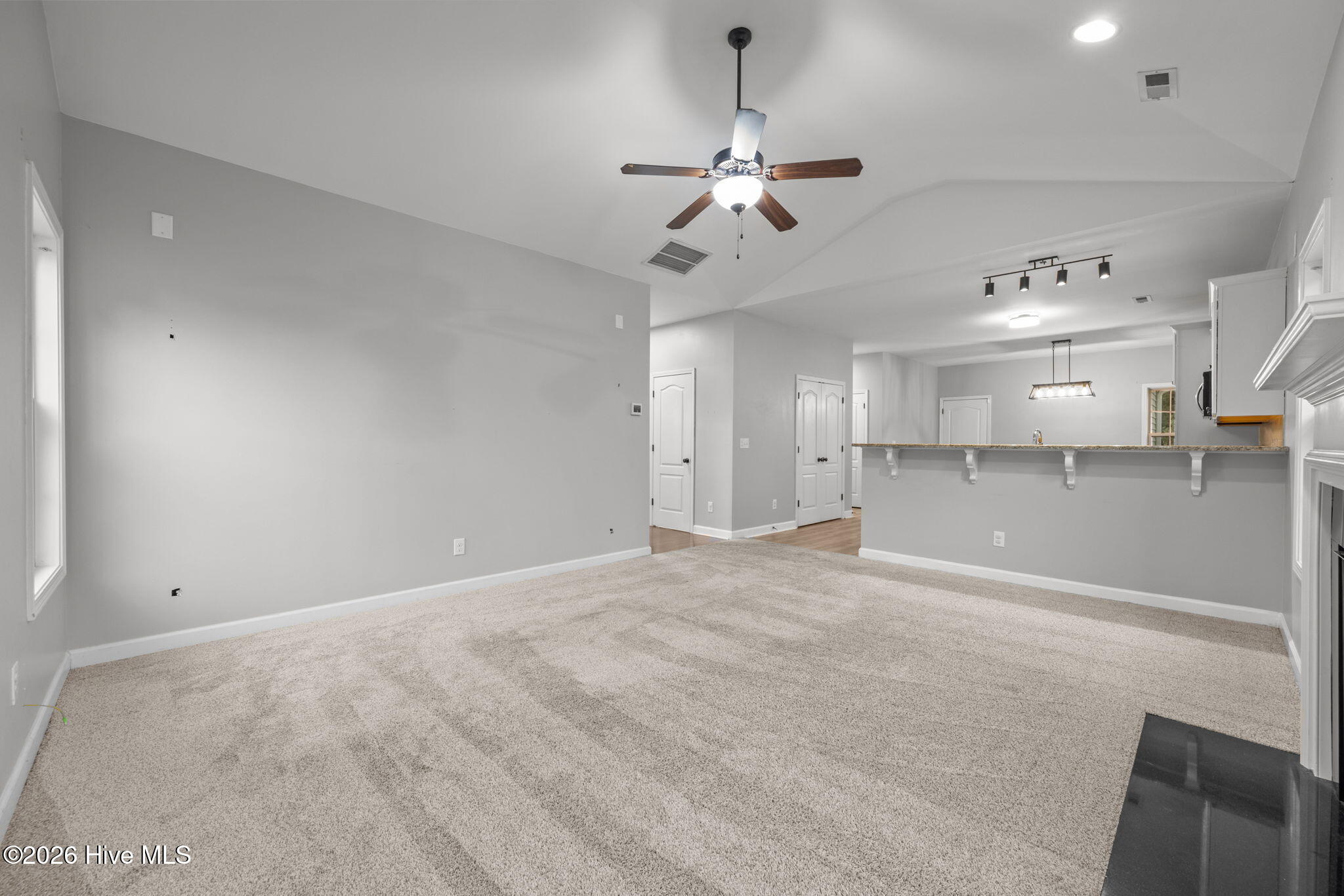 303 First Post Road Jacksonville, NC 28546 - Photo 4 of 50 30-web-or-mls-_RAD1983