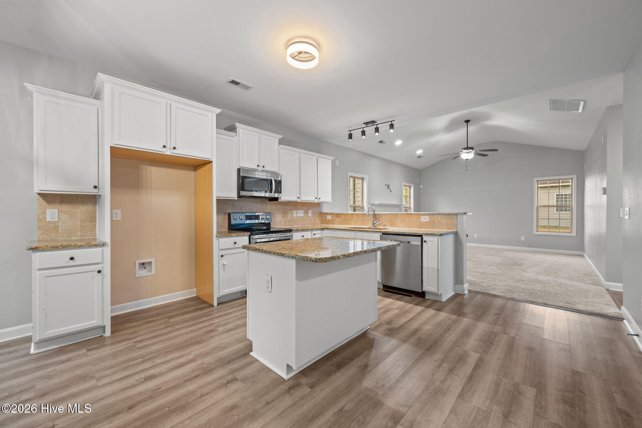 303 First Post Road Jacksonville, NC 28546 - Photo 5 of 50 35-web-or-mls-_RAD2001