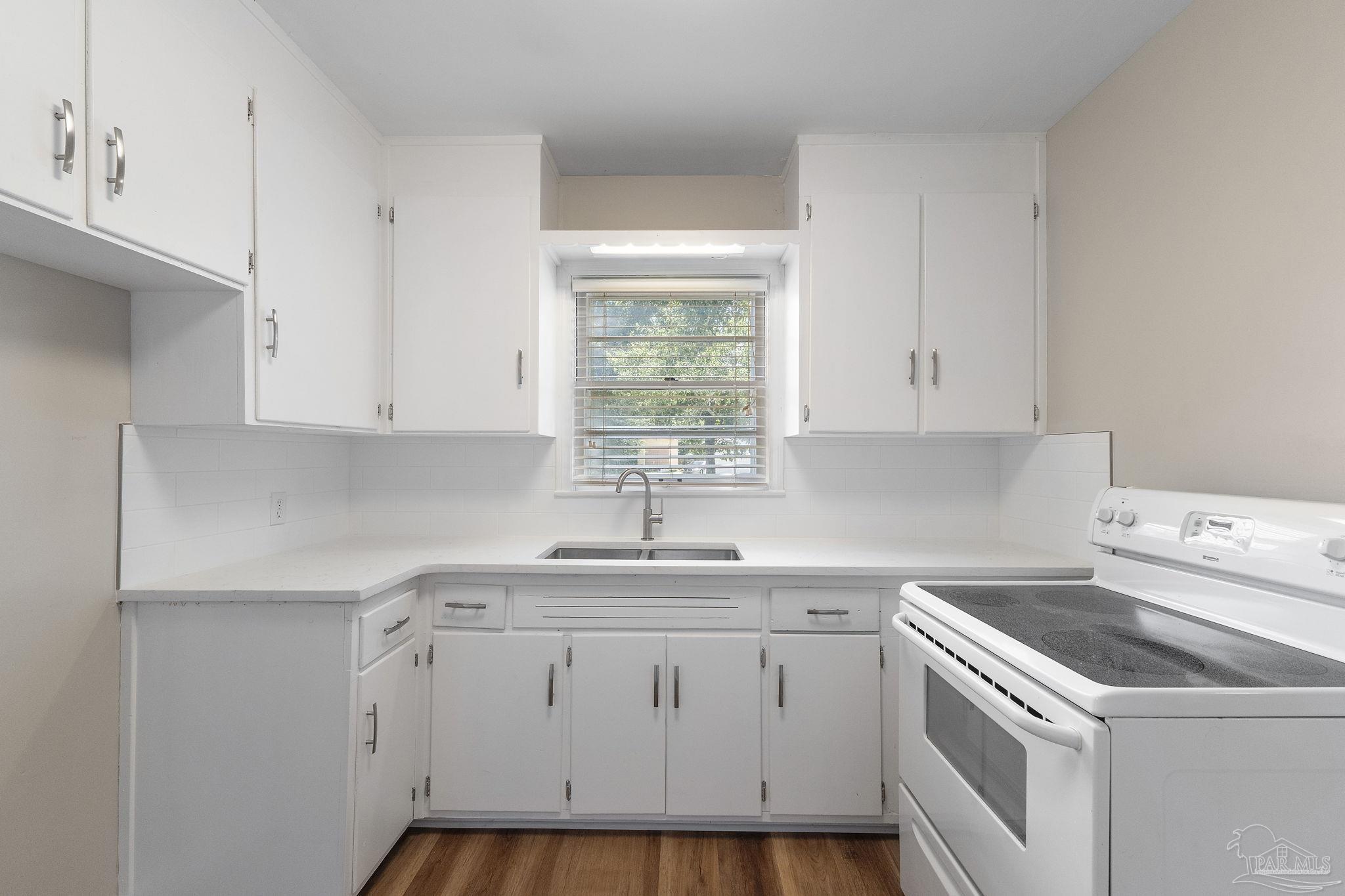 5589 Birch Street Milton, FL 32570 - Photo 11 of 71