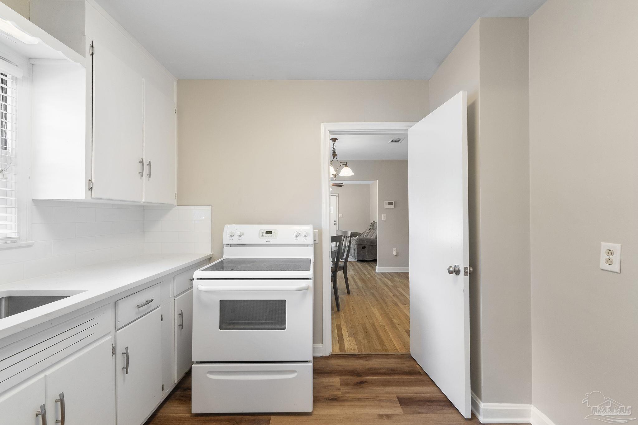 5589 Birch Street Milton, FL 32570 - Photo 12 of 71