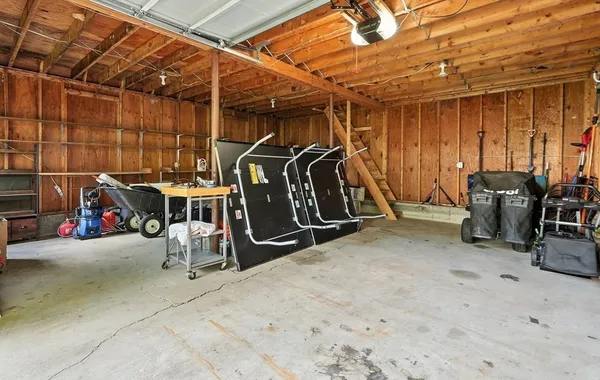 $760,000 | 178 West Pomeroy Lane, Amherst, MA 01002