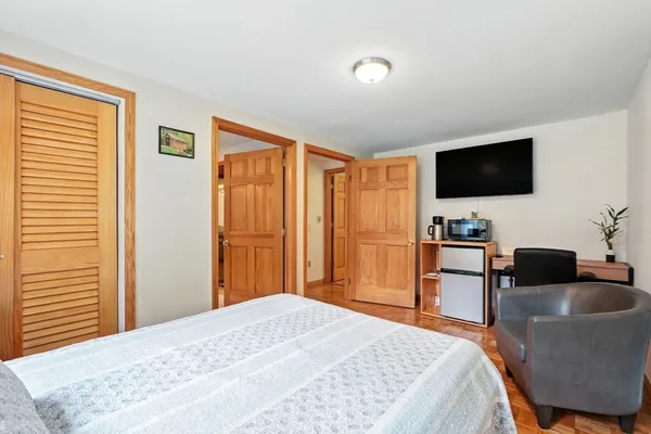 $760,000 | 178 West Pomeroy Lane, Amherst, MA 01002