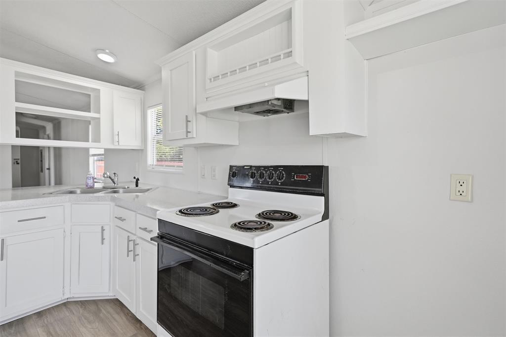 902 Flamingo Road Granbury, TX 76049 - Photo 6 of 27