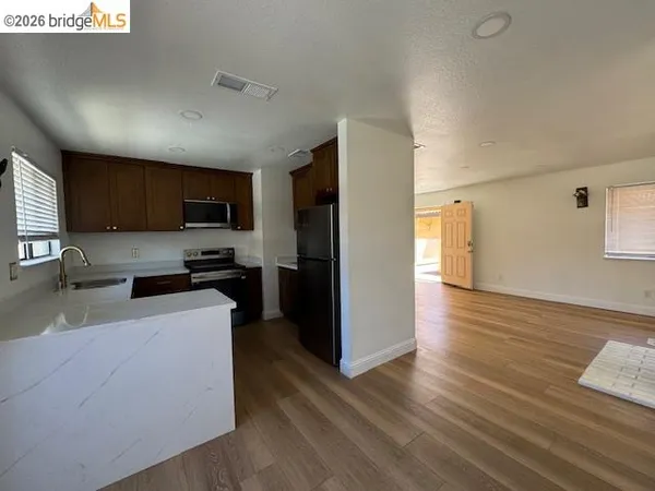 $2,500 | 2283 Renwick Lane, Antioch, CA 94509