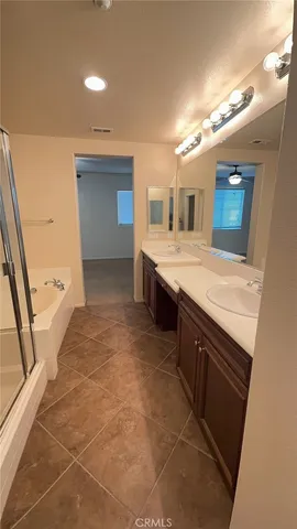 $2,300 | 30505 Canyon Hills Road, Unit 2102, Lake Elsinore, CA 92532