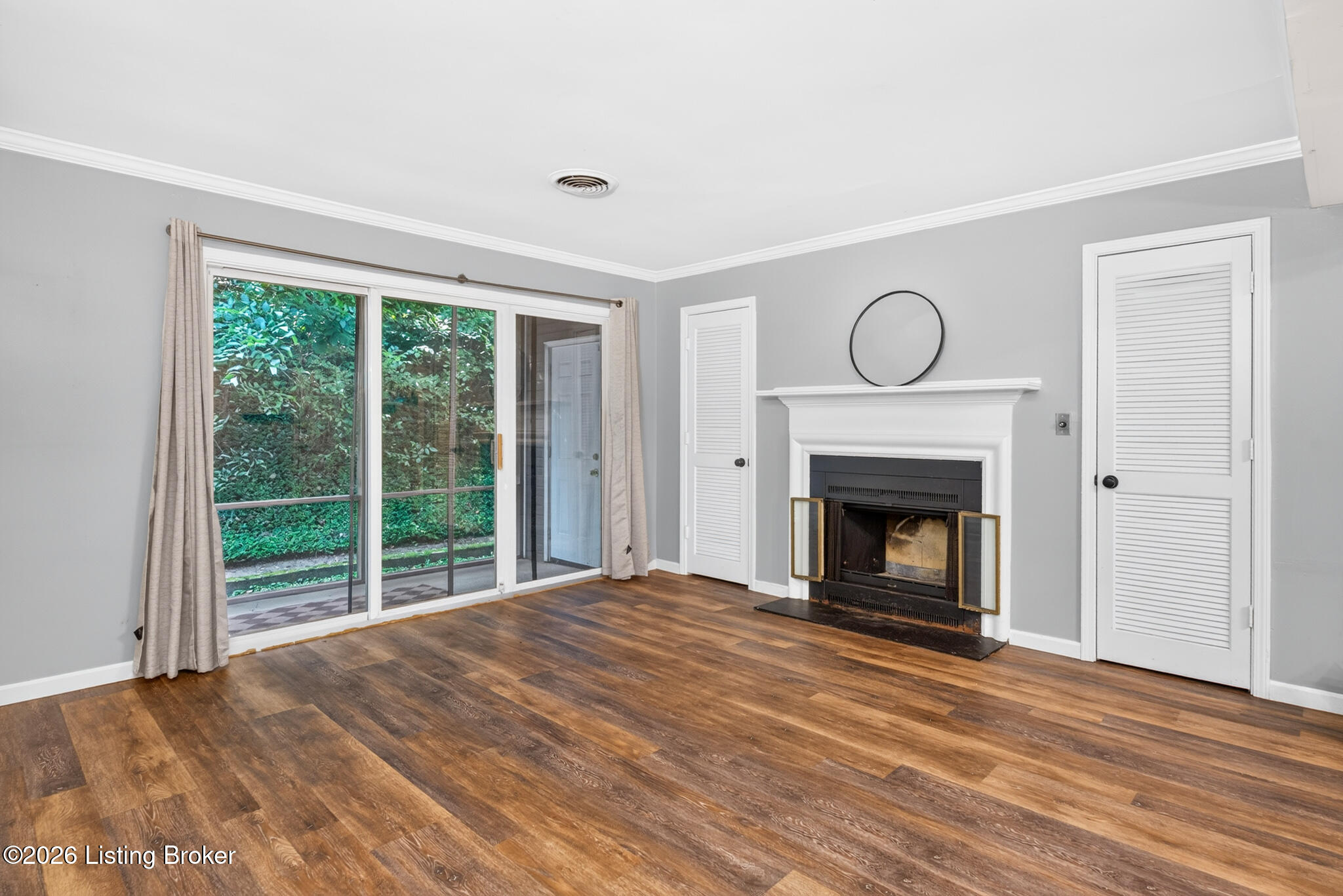 410 Mockingbird Valley Road, Unit 11 Louisville, KY 40207 - Photo 11 of 28 Living Room