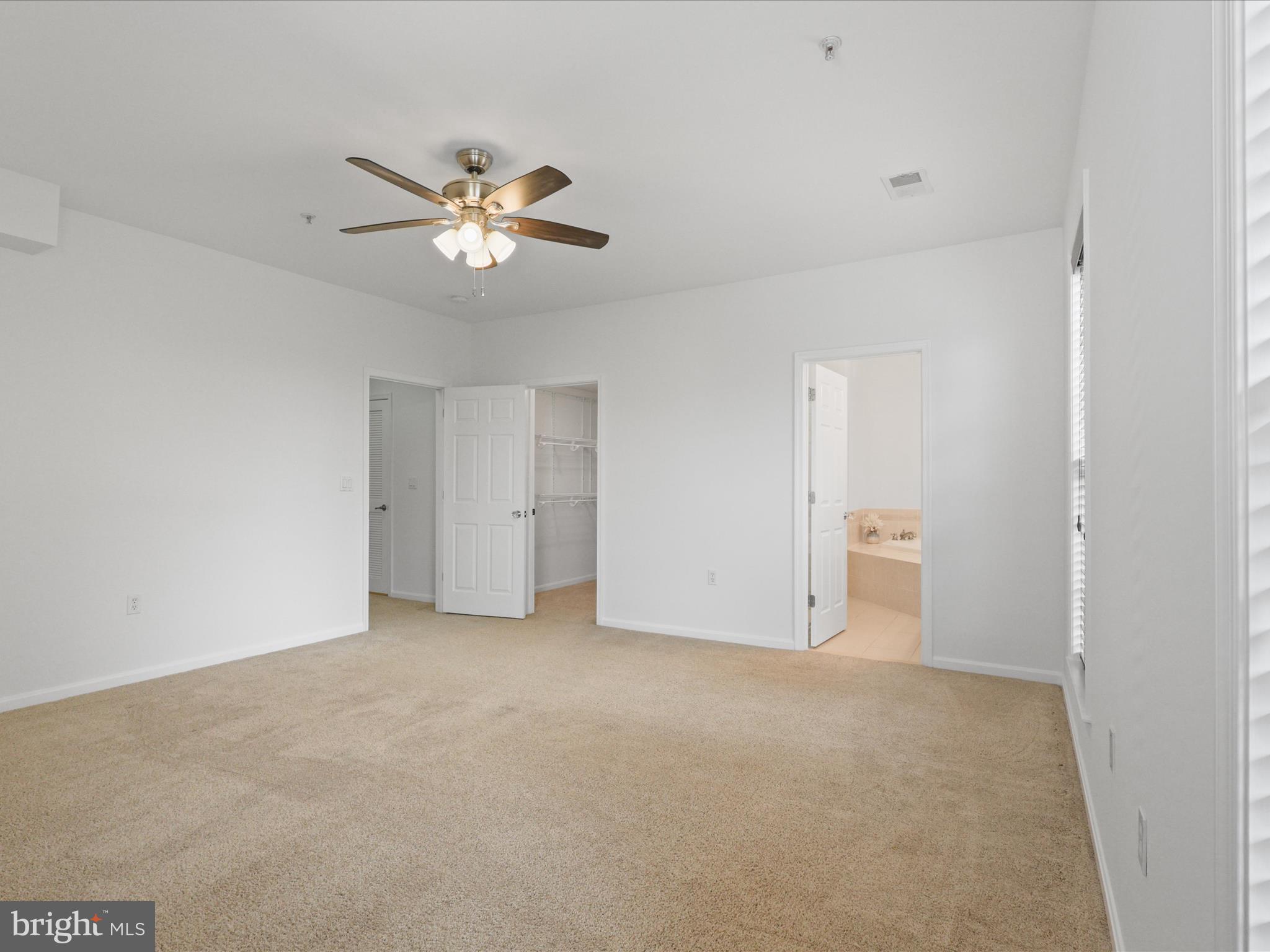 14592 Kylewood Way Gainesville, VA 20155 - Photo 20 of 60 a view of an empty room