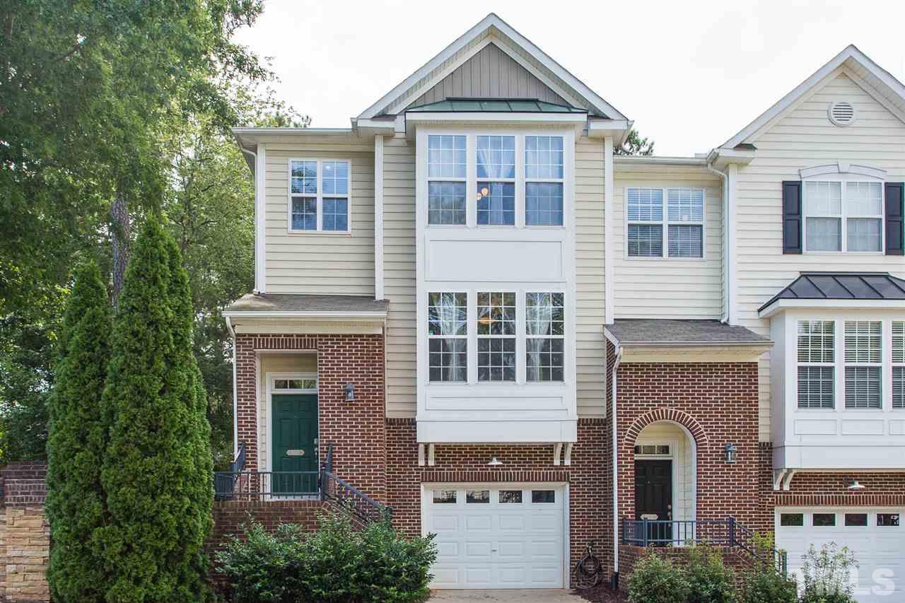 5514 Crescentview Parkway Raleigh, NC 27606 - Photo 2 of 29