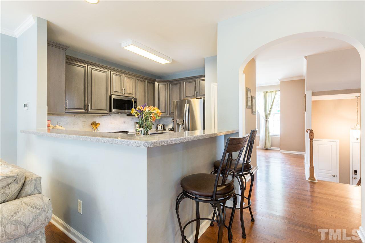 5514 Crescentview Parkway Raleigh, NC 27606 - Photo 11 of 29