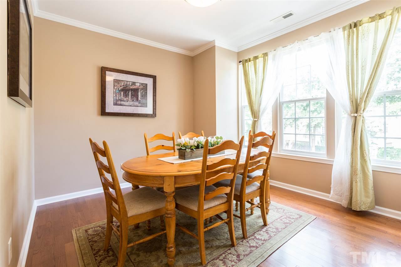 5514 Crescentview Parkway Raleigh, NC 27606 - Photo 12 of 29