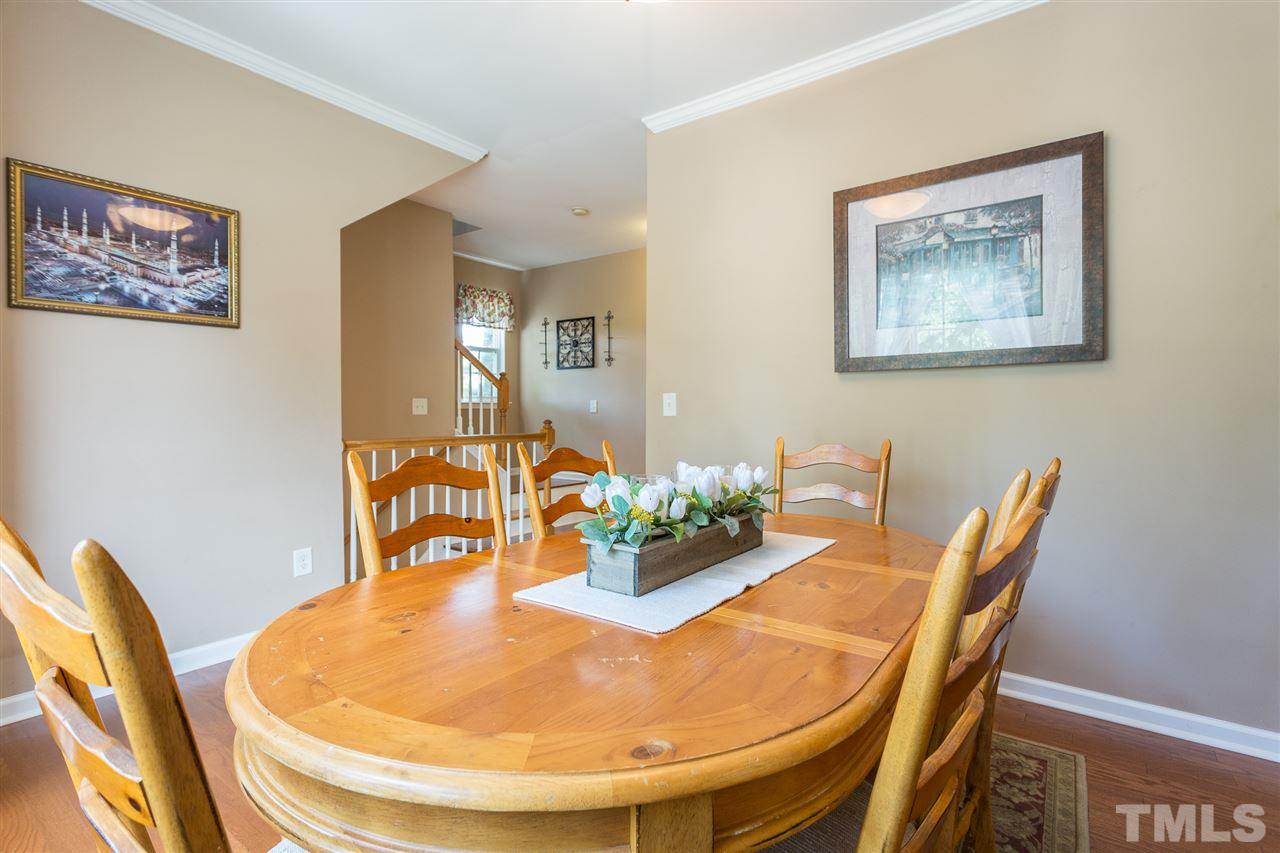 5514 Crescentview Parkway Raleigh, NC 27606 - Photo 13 of 29