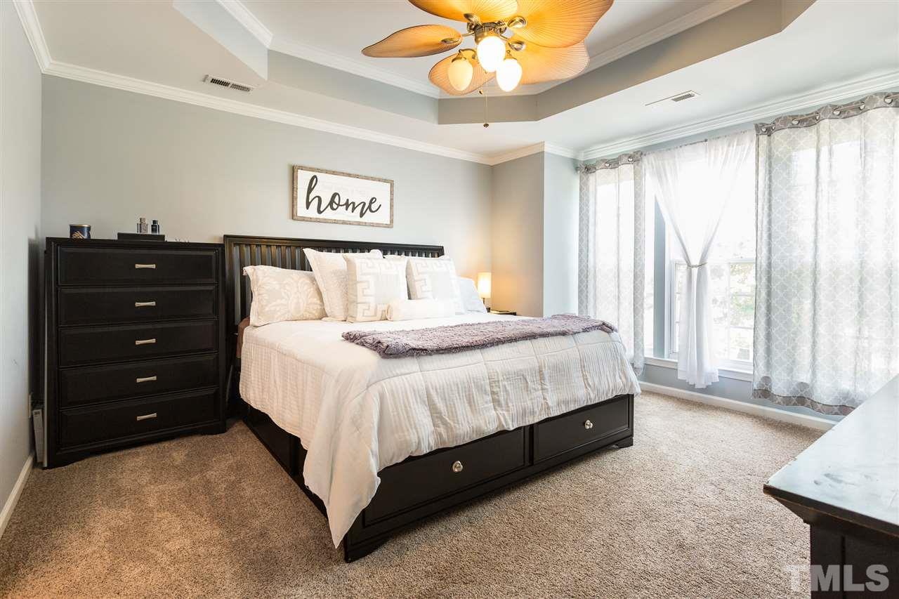 5514 Crescentview Parkway Raleigh, NC 27606 - Photo 15 of 29