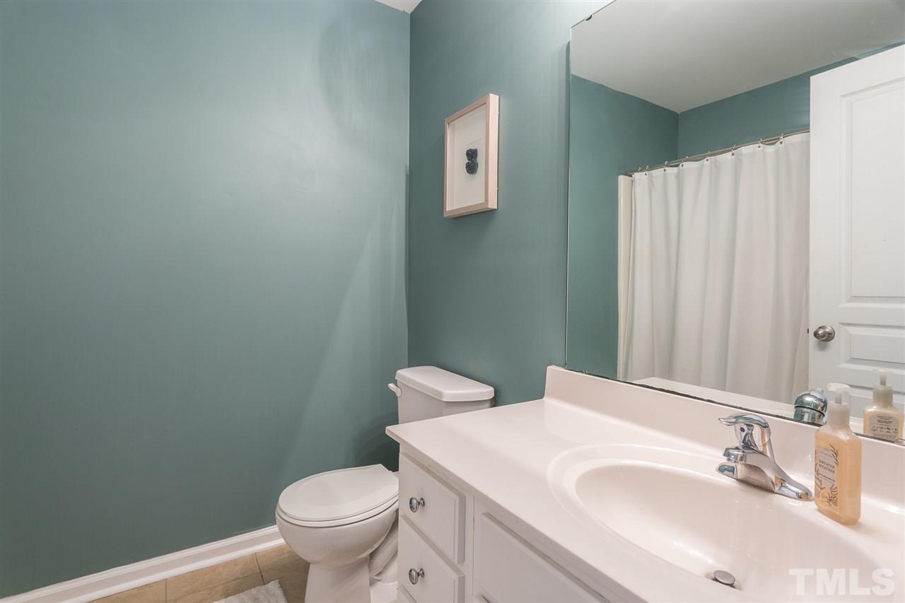 5514 Crescentview Parkway Raleigh, NC 27606 - Photo 19 of 29