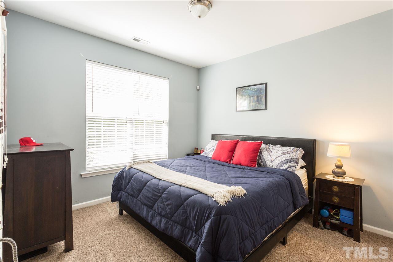 5514 Crescentview Parkway Raleigh, NC 27606 - Photo 21 of 29