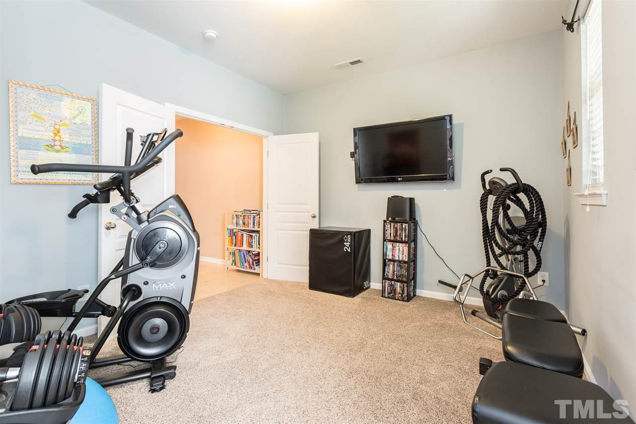 5514 Crescentview Parkway Raleigh, NC 27606 - Photo 24 of 29