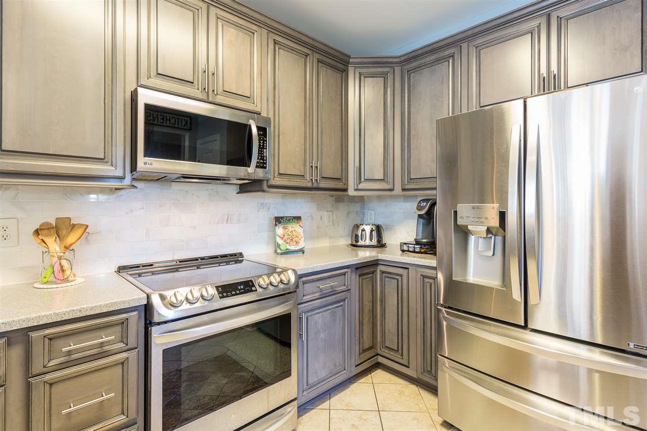 5514 Crescentview Parkway Raleigh, NC 27606 - Photo 6 of 29