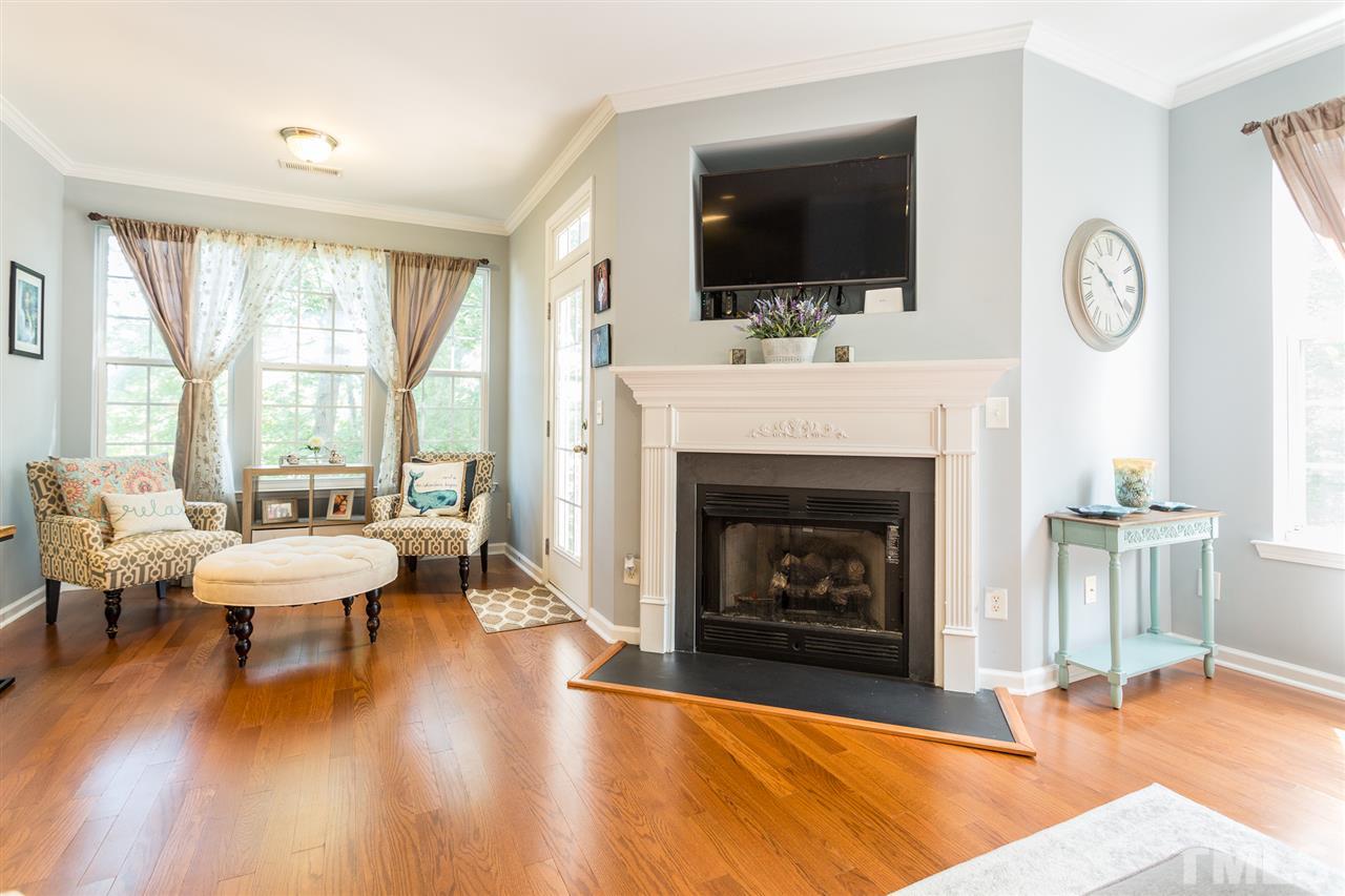 5514 Crescentview Parkway Raleigh, NC 27606 - Photo 9 of 29