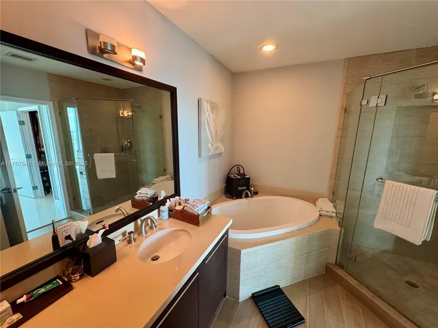 $850,000 | 7930 East Drive, Unit 1008, North Bay Village, FL 33141