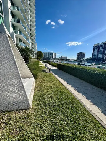 $850,000 | 7930 East Drive, Unit 1008, North Bay Village, FL 33141