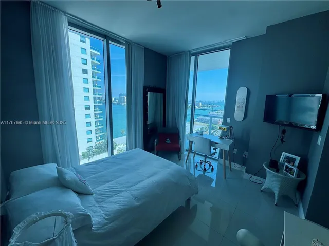 $850,000 | 7930 East Drive, Unit 1008, North Bay Village, FL 33141