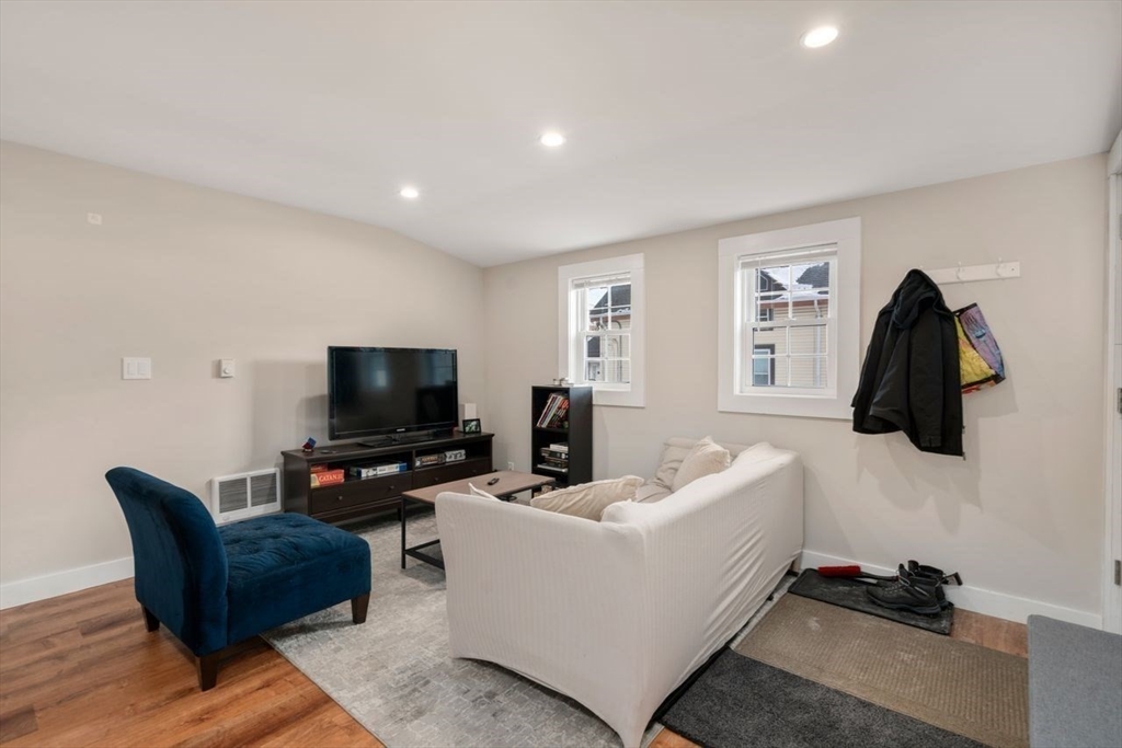 50 Hammond Street Waltham, MA 02451 - Photo 12 of 22