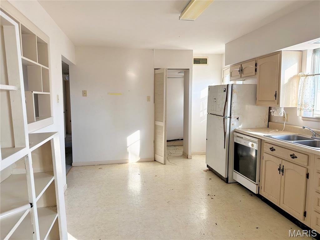 508 St Christopher Drive O'Fallon, MO 63366 - Photo 5 of 21